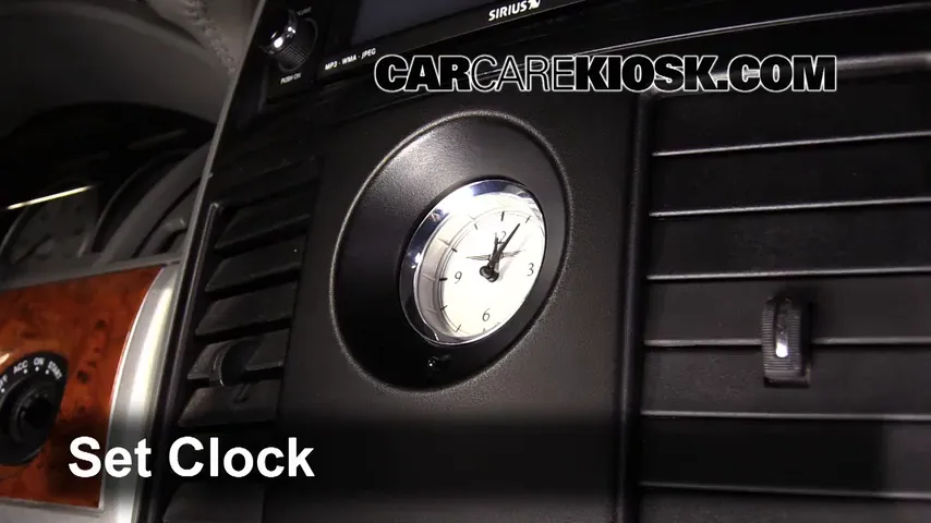 2008 Chrysler Town and Country Touring 3.8L V6 Clock